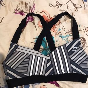 Lorna Jane v-neck striped bra